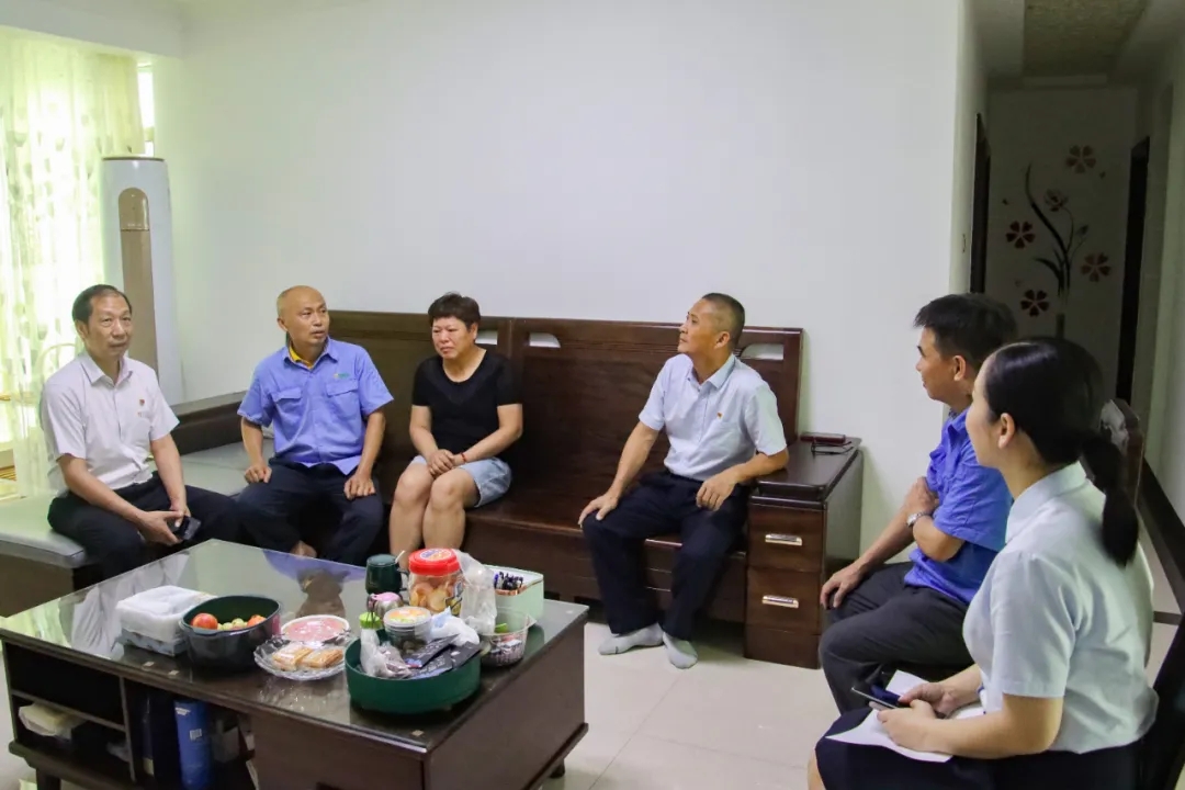 开元网页版-开元（中国）
党委开展“七一”走访慰问活动2.jpg